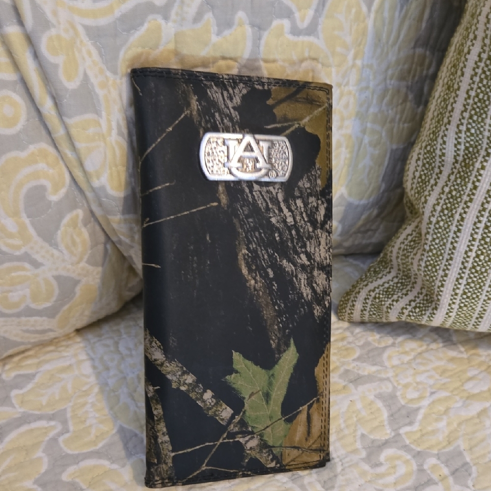 University of Alabama Camouflage Wallet with Silver Logo